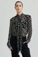 Load image into Gallery viewer, SECOND FEMALE DROP SHIRT BLACK