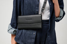 Load image into Gallery viewer, FOX & LEO THE TRAVELLER BLACK