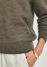 Load image into Gallery viewer, UNTOUCHED WORLD MUSESWEATER OLIVE GROVE