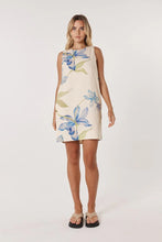 Load image into Gallery viewer, FATE & BECKER ANTHEA SHIFT DRESS WHITE FLORAL