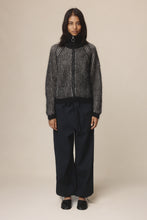 Load image into Gallery viewer, MARLE OSCAR ZIP UP BLACK/GREIGE