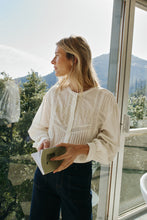 Load image into Gallery viewer, INDI & COLD SAGE TOP BLANCO