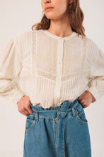 Load image into Gallery viewer, INDI & COLD SAGE TOP BLANCO