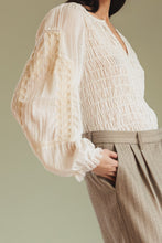 Load image into Gallery viewer, INDI & COLD YARROW TOP BLANCO