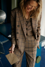 Load image into Gallery viewer, INDI & COLD GERBERA JACKET VISON