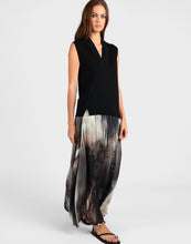 Load image into Gallery viewer, STORM SANDSTROM PRINT MAXI SKIRT