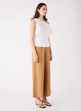 Load image into Gallery viewer, ESMAEE FUSE TOP WHITE