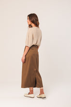 Load image into Gallery viewer, INDI & COLD LILY TOP BEIGE