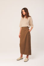 Load image into Gallery viewer, INDI & COLD LILY TOP BEIGE