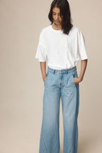 Load image into Gallery viewer, MARLE PANEL JEAN CLASSIC WASH