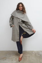 Load image into Gallery viewer, COMMONPLACE LADY GINGHAM TRENCH BLACK/WHITE