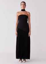 Load image into Gallery viewer, ESMAEE VIEWPOINT MAXI DRESS