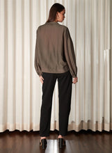 Load image into Gallery viewer, ESMAEE CLOVE BLOUSE
