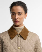 Load image into Gallery viewer, BARBOUR ICONS CROPPED LIDDESDALE QUILTED JACKET