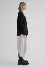 Load image into Gallery viewer, TAYLOR CREST TEE BLACK