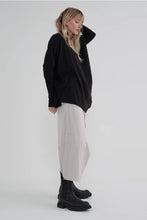 Load image into Gallery viewer, TAYLOR CREST TEE BLACK