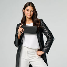 Load image into Gallery viewer, FOX & LEO THE TRAVELLER BLACK