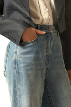 Load image into Gallery viewer, ZOE KRATZMANN AURA JEAN MID DENIM