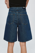 Load image into Gallery viewer, MARLE BELTED JEAN SHORT CLASSIC BLUE