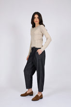 Load image into Gallery viewer, MARLOW BEAM BARREL PANT DARK WASH
