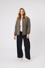 Load image into Gallery viewer, MARLOW COLORADO QUILTED JACKET SAGE