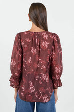 Load image into Gallery viewer, IVY + JACK CANDID PLUM SMUDGE FLORAL FRILL SLEEVE CREW NECK TOP