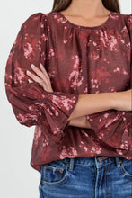 Load image into Gallery viewer, IVY + JACK CANDID PLUM SMUDGE FLORAL FRILL SLEEVE CREW NECK TOP