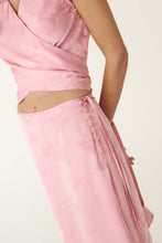 Load image into Gallery viewer, ROWIE CARLA JACQUARD MIDI SKIRT PETAL PINK FLORAL