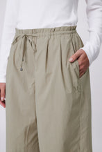 Load image into Gallery viewer, MARLOW CASCADE LONGLINE SHORT HUMMUS