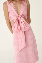 Load image into Gallery viewer, ROWIE CLOUDIA JACQUARD WRAP TOP PETAL PINK FLORAL