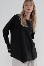 Load image into Gallery viewer, TAYLOR CREST TEE BLACK