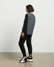 Load image into Gallery viewer, ET ALIA SMITH TOP AZURE PETALS/BLACK