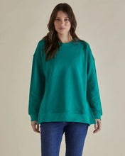 Load image into Gallery viewer, BETTY BASICS EASY CREW SWEAT GREEN