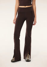 Load image into Gallery viewer, P.E NATION ELEVATION LEGGING ESPRESSO