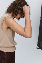 Load image into Gallery viewer, MARLE FOUNDATIONS VEST ALMOND