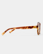 Load image into Gallery viewer, LUV LOU THE BANKS CARAMEL TORT