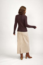 Load image into Gallery viewer, KNEWE LUXE SWEATER CHOCOLATE/BLACK