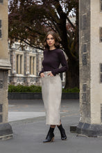 Load image into Gallery viewer, KNEWE LUXE SWEATER CHOCOLATE/BLACK