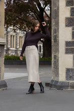 Load image into Gallery viewer, KNEWE LUXE SWEATER CHOCOLATE/BLACK