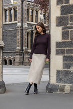 Load image into Gallery viewer, KNEWE LUXE SWEATER CHOCOLATE/BLACK