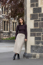 Load image into Gallery viewer, KNEWE LUXE SWEATER CHOCOLATE/BLACK