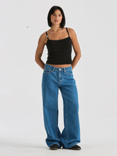 Load image into Gallery viewer, LEE LOW SLOUCH JEAN BLUE QUARTER
