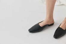 Load image into Gallery viewer, CHAOS & HARMONY LUCIA FLAT BLACK CROC