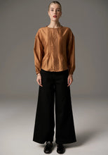 Load image into Gallery viewer, POL RHEA PINTUCK TOP TOFFEE