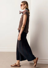 Load image into Gallery viewer, POL ROSIN CABLE KNIT CHOC