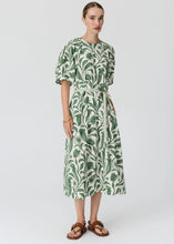 Load image into Gallery viewer, POL BOTANICA DAY DRESS BOTANIC PRINT