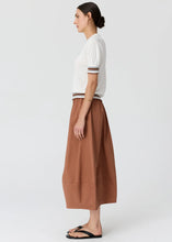 Load image into Gallery viewer, POL ALMA BUBBLE SKIRT TOFFEE