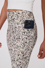 Load image into Gallery viewer, MARLOW PACE 7/8 LEGGING PEBBLE PRINT