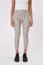 Load image into Gallery viewer, MARLOW PACE 7/8 LEGGING PEBBLE PRINT