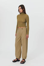 Load image into Gallery viewer, ROWIE PARACHUTE PANTS ECRU OLIVE
